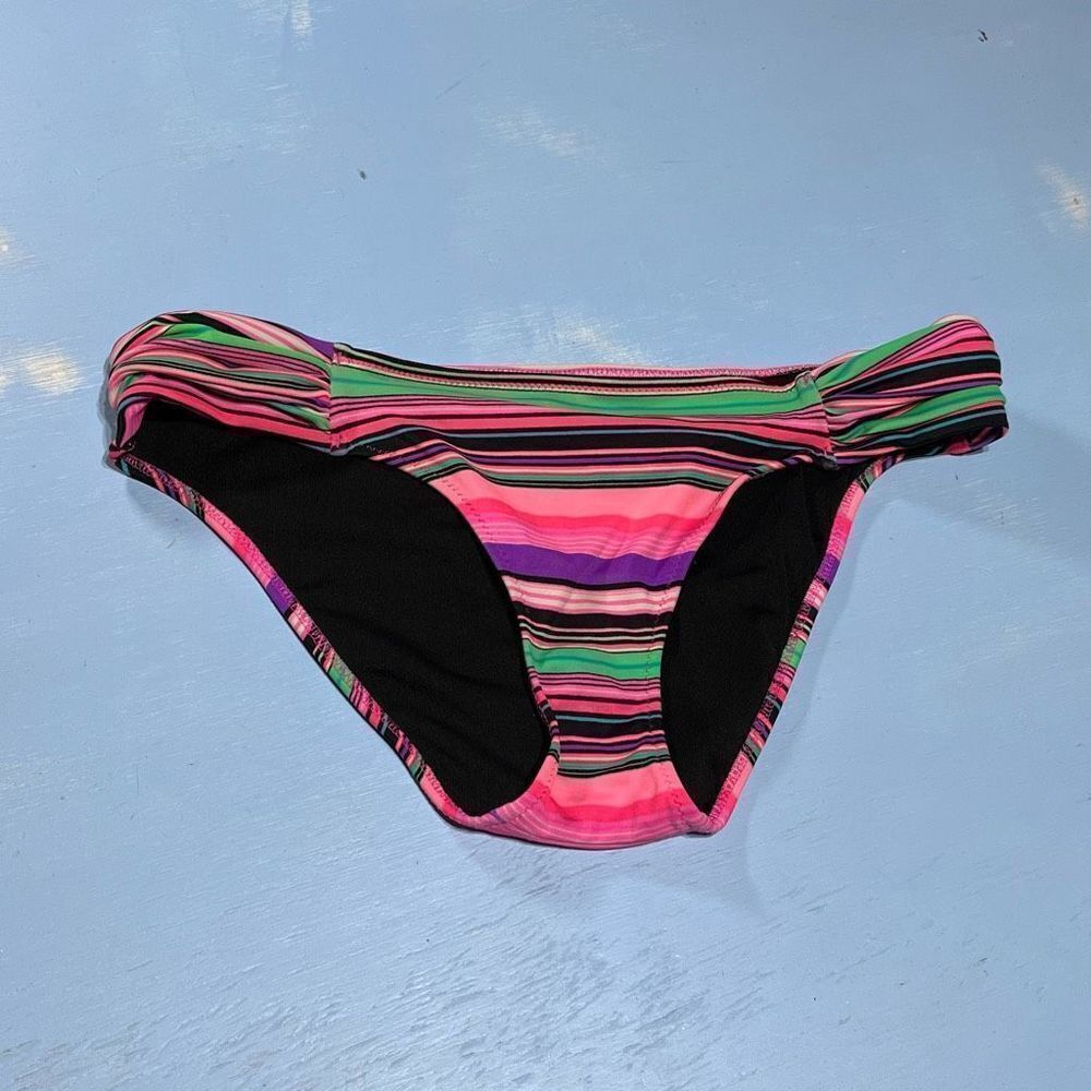 WOMENS VICTORIAS SECRET BIKINI BOTTOMS. COLORFUL STRIPES SIZE SMALL.